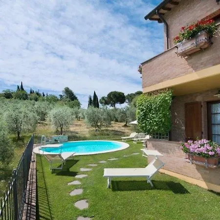 Con Piscina A * San Gimignano